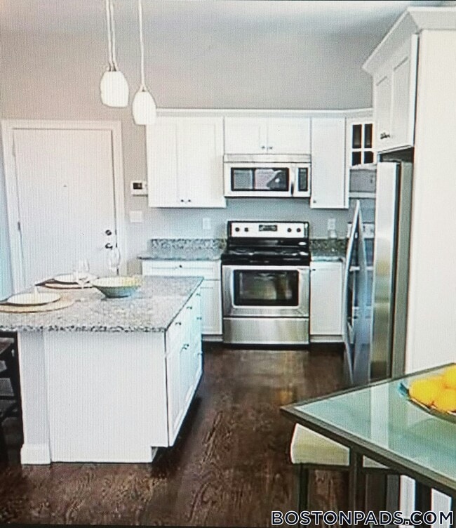 10 Merrymount Rd in Quincy, MA - Building Photo - Building Photo