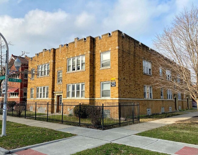 7800 S Throop St in Chicago, IL - Building Photo - Building Photo