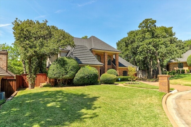 5901 Derek St in Arlington, TX - Building Photo - Building Photo