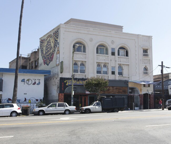 4013 W Sunset Blvd