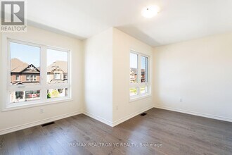 84 Shepherd Dr in Barrie, ON - Building Photo - Building Photo