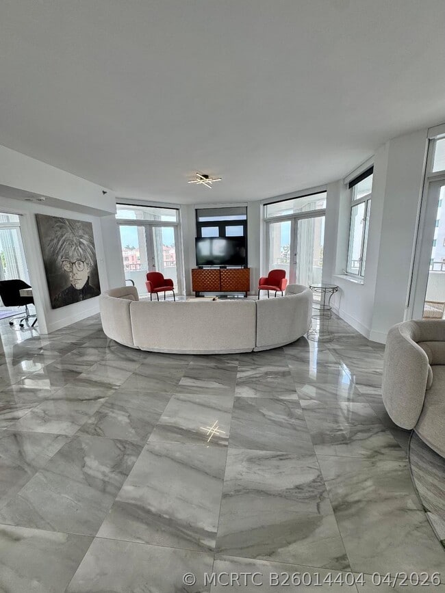 300 SE 5th Ave