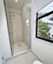 8272 NW 44th Ter in Doral, FL - Building Photo - Building Photo