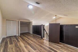 7528 SW 95th Pl in Miami, FL - Building Photo - Building Photo