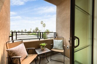 552 N Hobart Blvd in Los Angeles, CA - Foto de edificio - Interior Photo