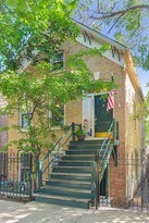 2233 Janssen Ave in Chicago, IL - Building Photo