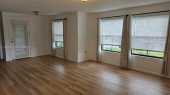 15051 SW 103rd Ln in Miami, FL - Building Photo