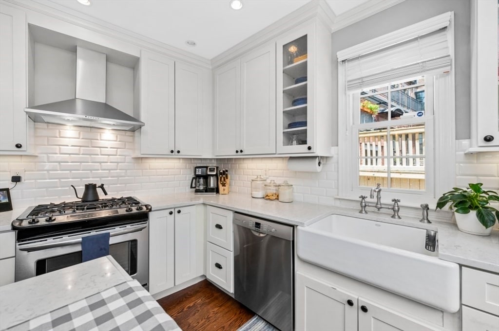 45 Rutherford Ave in Boston, MA - Building Photo