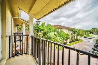 4720 Monarch Way in Coconut Creek, FL - Building Photo - Building Photo