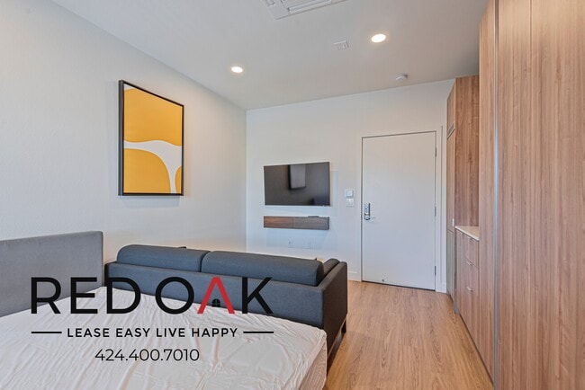 property at 7810 Topanga Canyon Blvd