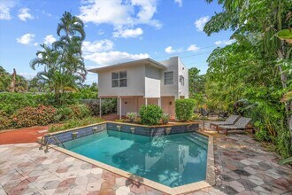 221 Greymon Dr in West Palm Beach, FL - Building Photo - Building Photo