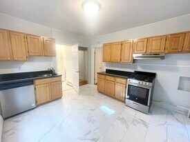 22 Howell St, Unit 2 in Boston, MA - Building Photo