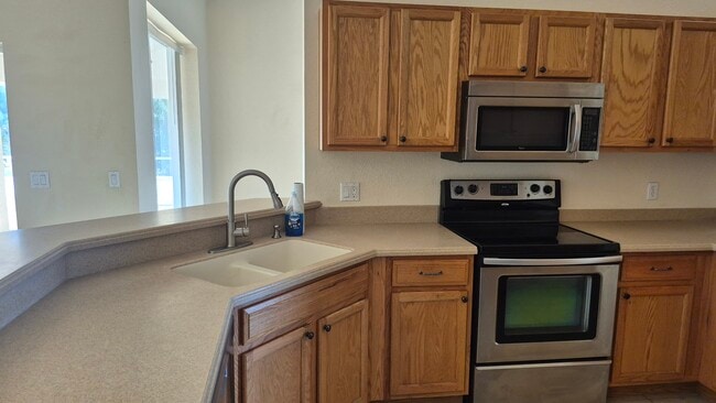 8171 Rocliff Ave in North Port, FL - Foto de edificio - Building Photo