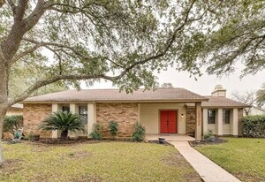 13702 Castle Grove Dr in San Antonio, TX - Building Photo