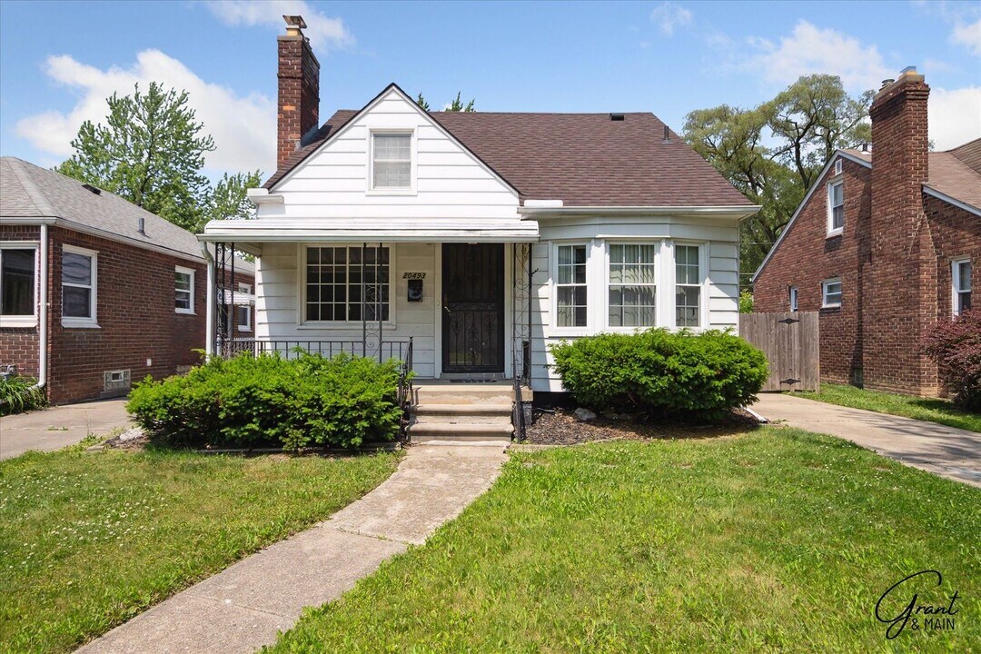 20493 Kingsville St in Harper Woods, MI - Building Photo
