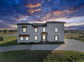 703 Leaning Oak Trail in Richmond, TX - Building Photo