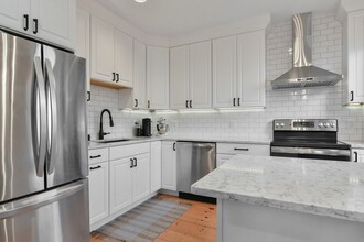 16 Park St, Unit 2 in Boston, MA - Building Photo - Building Photo