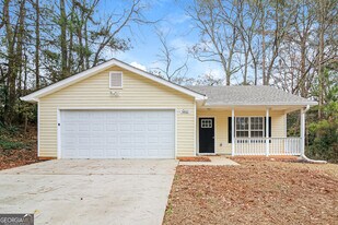5862 Homestead Cir in Rex, GA - Building Photo