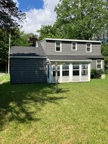 102 Westlind Rd in Syracuse, NY - Building Photo