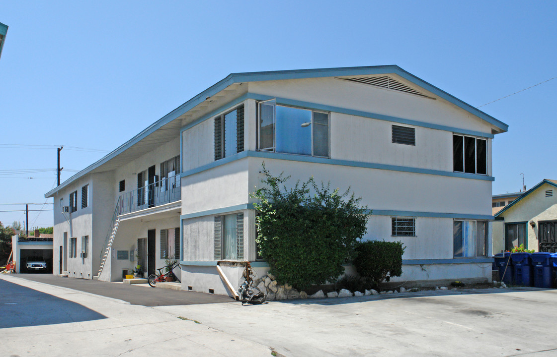 3737 Midvale Ave in Los Angeles, CA - Building Photo