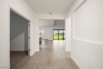 10617 Timber Crk Dr in Ft. Myers, FL - Building Photo - Building Photo