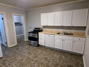 1340 Chatham St, Unit Lower in Racine, WI - Foto de edificio - Building Photo