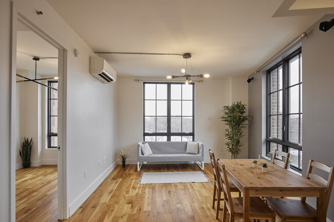 12-24 Ford St in Brooklyn, NY - Building Photo - Interior Photo