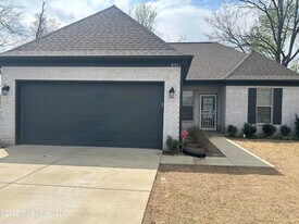 401 Park St in Hernando, MS - Building Photo