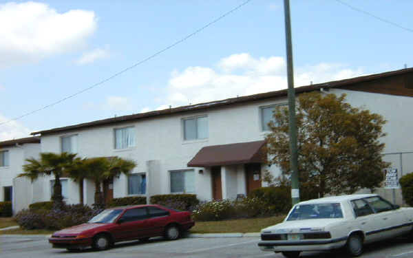 U C F Townhouse Apartments in Orlando, FL - Foto de edificio - Building Photo