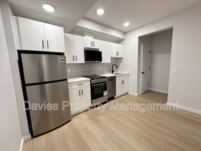 20732-20724 24 Ave NW in Edmonton, AB - Building Photo - Building Photo