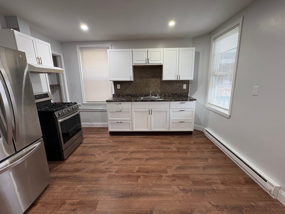 162 Lexington St, Unit 2 in Boston, MA - Building Photo