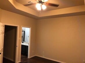 10155 Westover Bluff-Unit -102 in San Antonio, TX - Building Photo - Building Photo