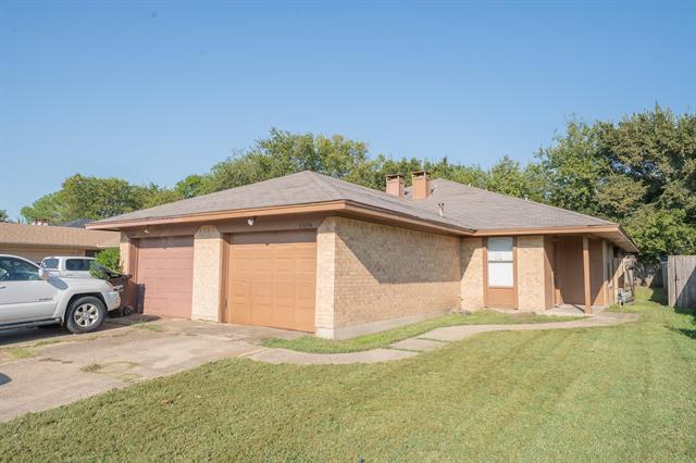 6509 Sayle St in Greenville, TX - Building Photo