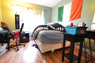 190 Lake Shore Rd, Unit 1 in Boston, MA - Building Photo - Building Photo