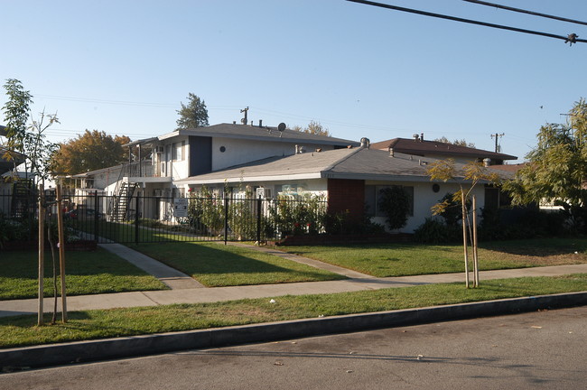 1215 W 4th St in Ontario, CA - Building Photo - Building Photo