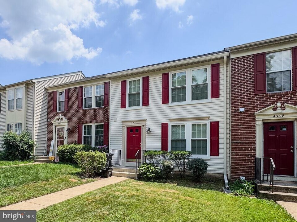 6337 Littlefield Ct in Centreville, VA - Building Photo