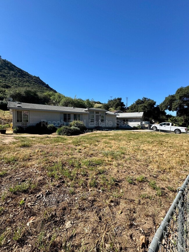 580 Silverbrook Dr in El Cajon, CA - Building Photo - Building Photo