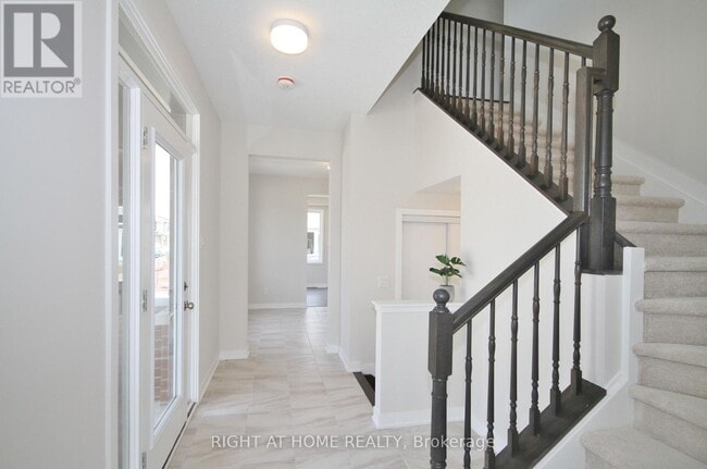 201 Billrian Cres in Ottawa, ON - Building Photo - Building Photo