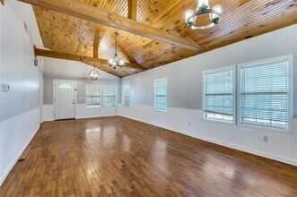 301 S Weatherford St in Chico, TX - Building Photo - Building Photo