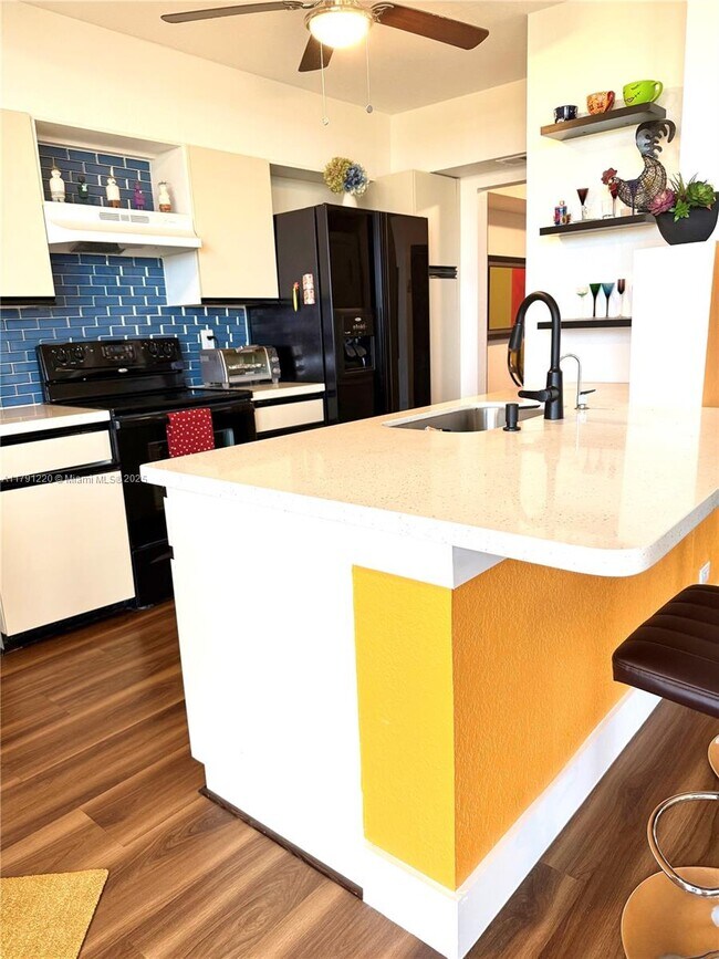 7300 Radice Ct in Lauderhill, FL - Building Photo - Building Photo