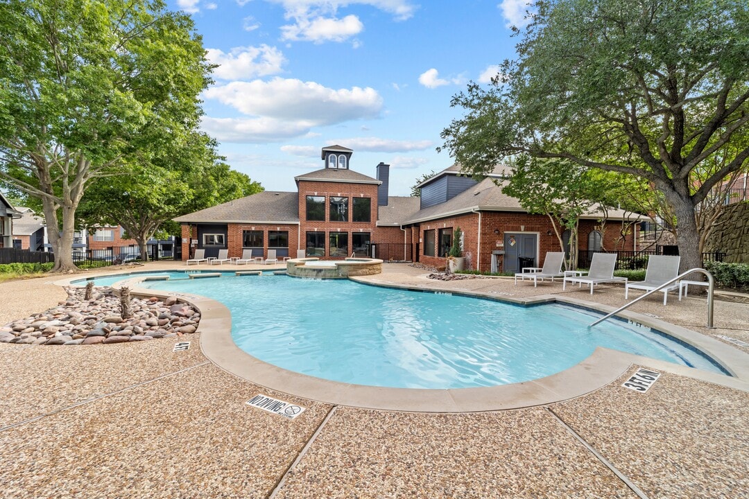 1701 at Eldorado in McKinney, TX - Foto de edificio