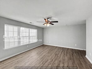 5285 Hanover St, Unit 514 in Atlanta, GA - Foto de edificio - Building Photo