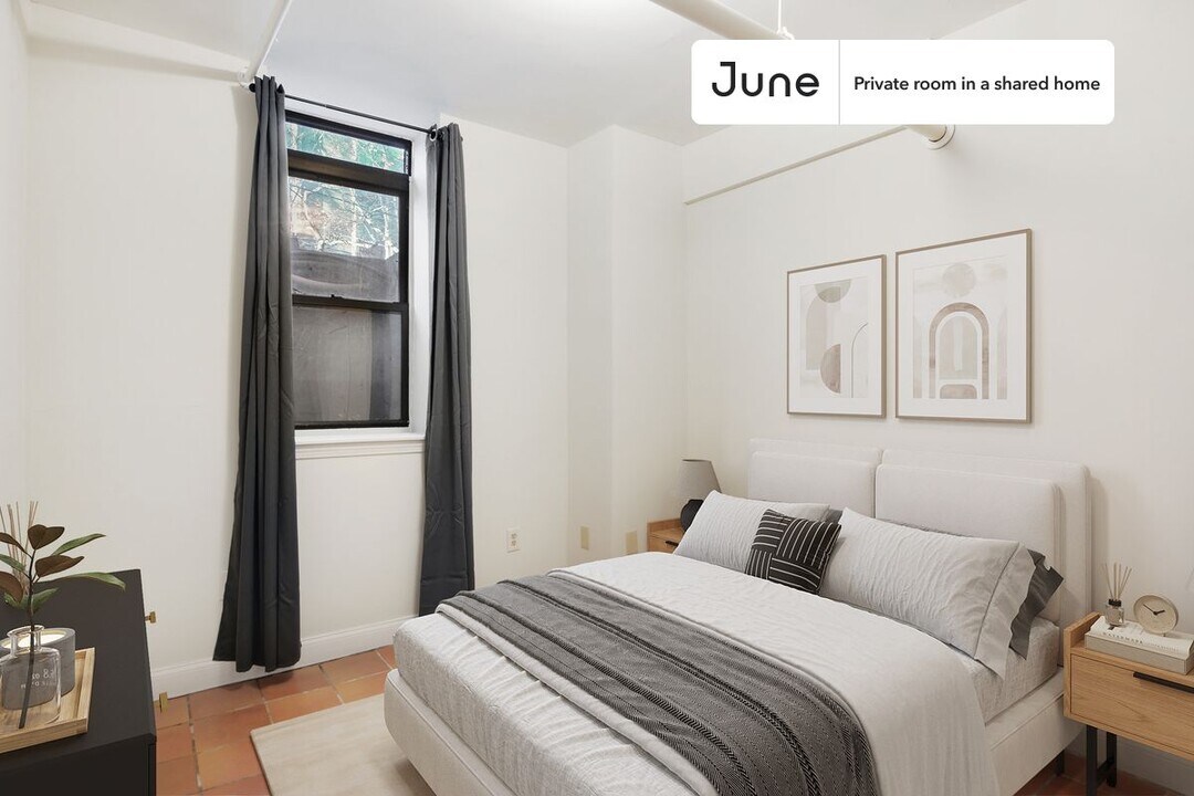 Private bedroom in 4 bed/2 bath Home in Boston, MA - Building Photo