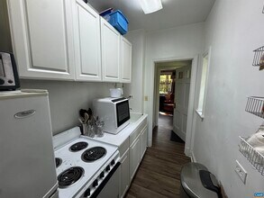 1820 Rugby Pl in Charlottesville, VA - Building Photo - Building Photo