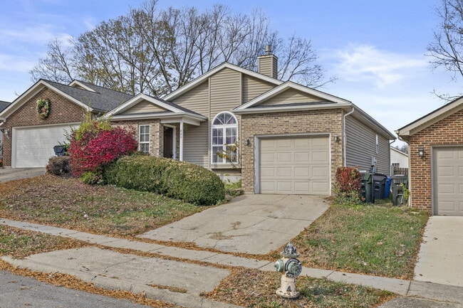 889 Revere Run Dr in Lexington, KY - Building Photo - Building Photo