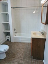 5526 Howe St in Pittsburgh, PA - Building Photo - Building Photo