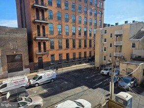 413 S Broad St in Philadelphia, PA - Building Photo - Building Photo