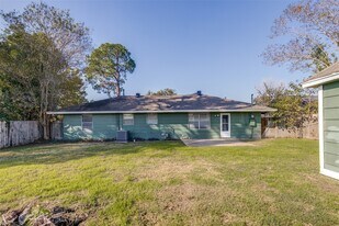 5822 Black Gum Dr in Houston, TX - Building Photo
