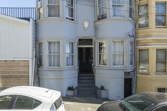 127 Bernard St in San Francisco, CA - Foto de edificio - Building Photo