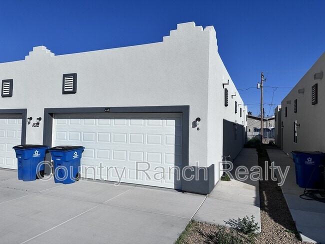 1632 Shamrock Rd in Bullhead City, AZ - Building Photo - Building Photo